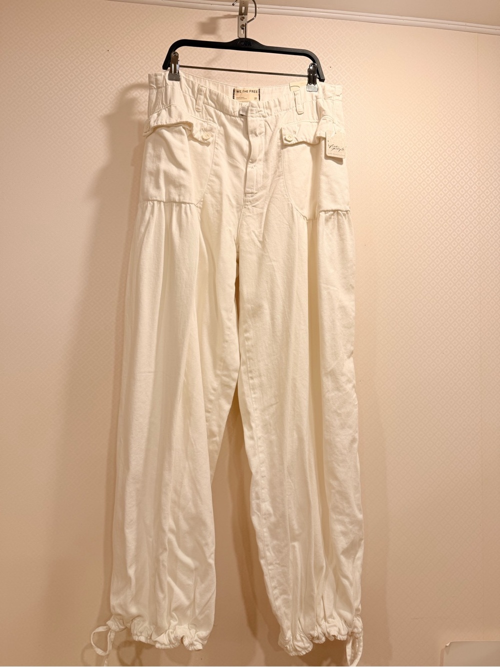 NWT Free People We The Free White Wide-Leg Drawstring Cargo Pants Size 31 - Picture 2 of 9